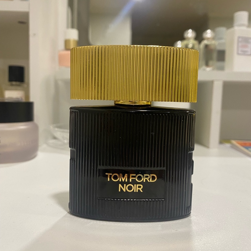 Tom Ford Noir perfume